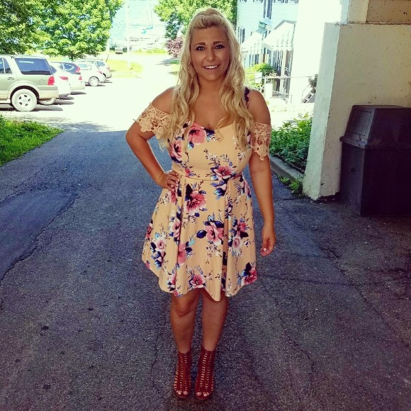 Meet your Posher, Jenna - Picture 1 of 1